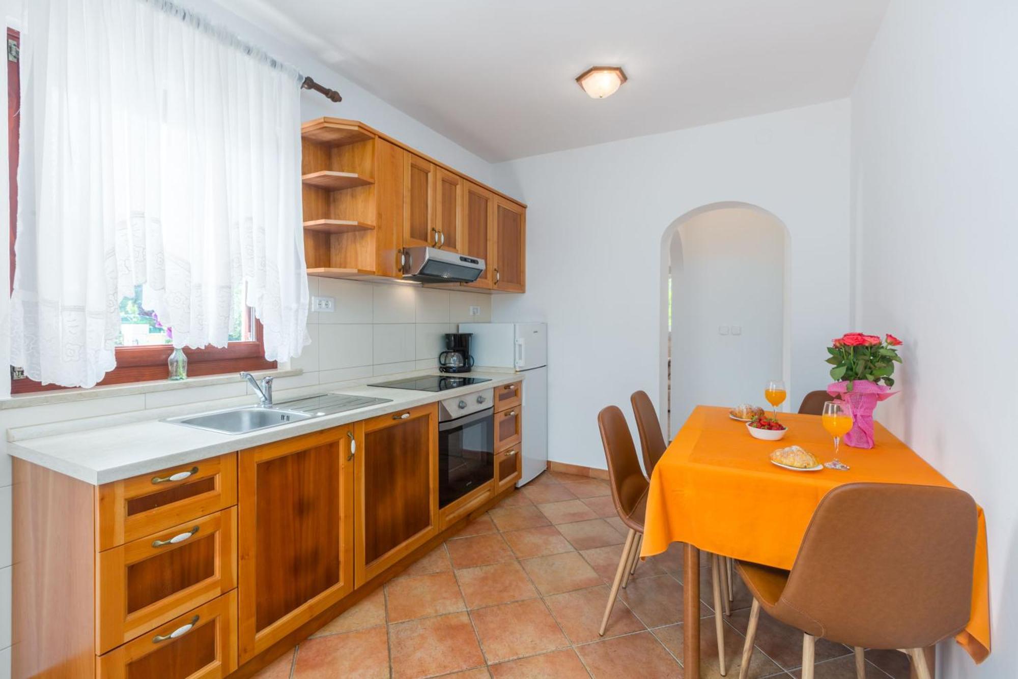 Apartment Marea 2 Mit Pool, 200m Vom *